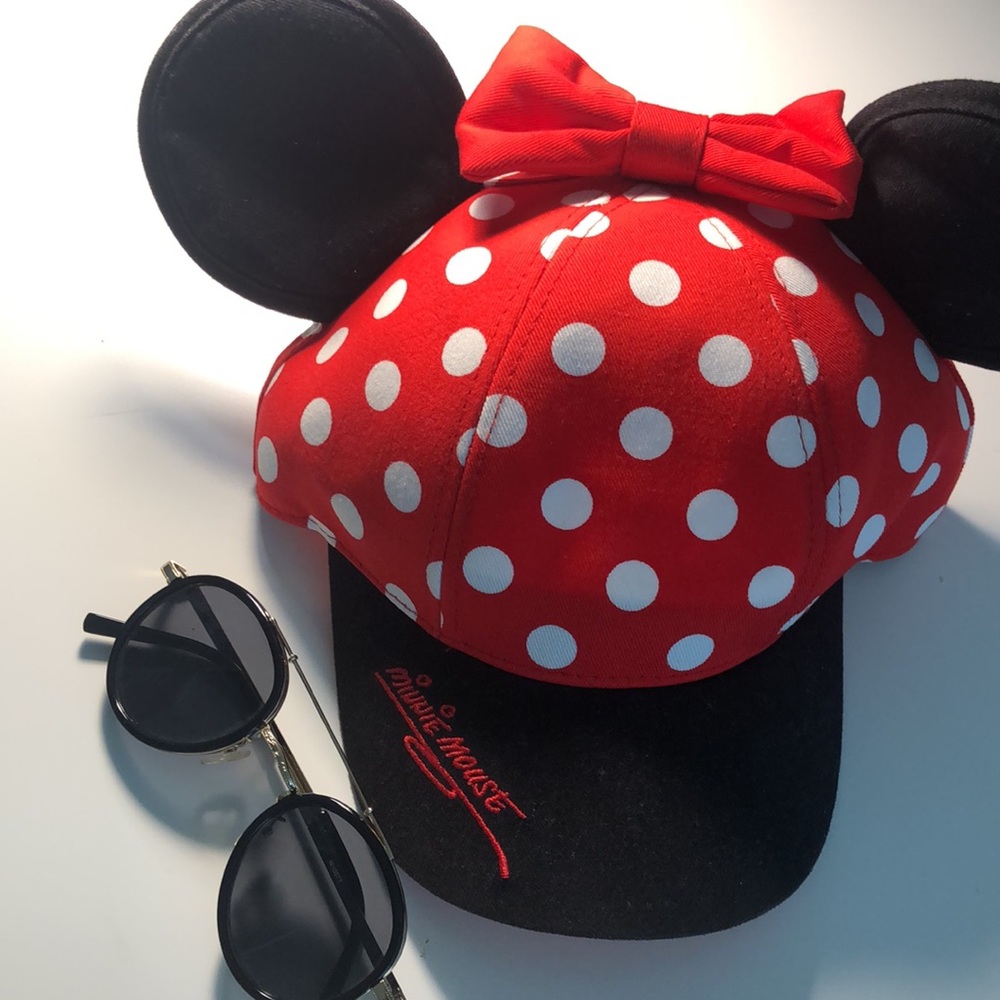 DisneyParks Minnie Mouse Baseball Cap w Sunglasses